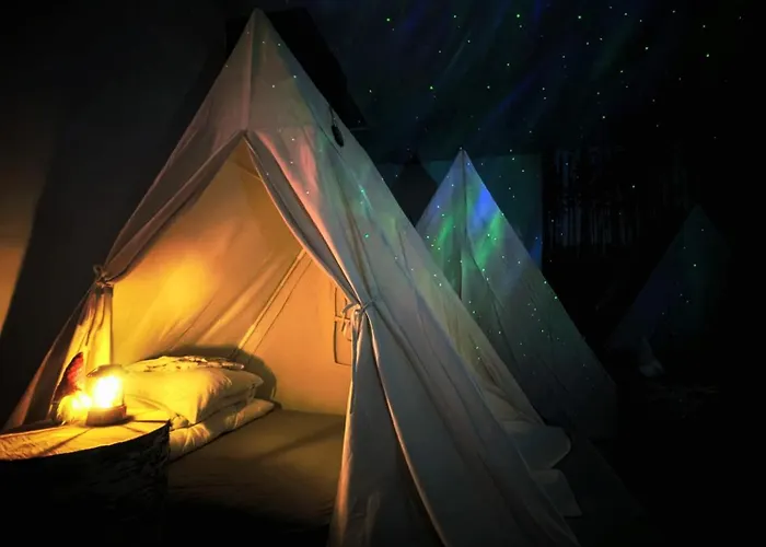 Santa's Indoor بيت شباب